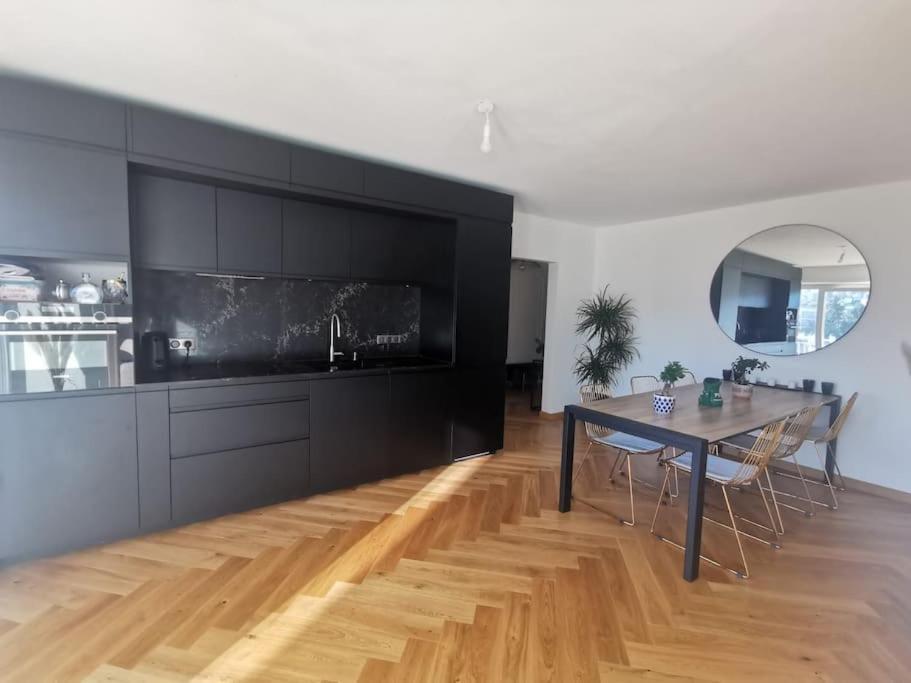 Le Parmelan - Grand Appartement Familial Avec Vue Sur La Montagne Annecy Exterior foto